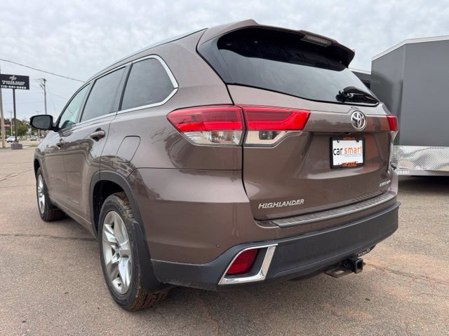 Used 2017 Toyota Highlander Limited AWD/4WD image 5