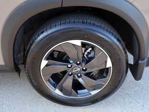 Certified 2025 Nissan Rogue SV w/ SV Premium Package FWD image 9
