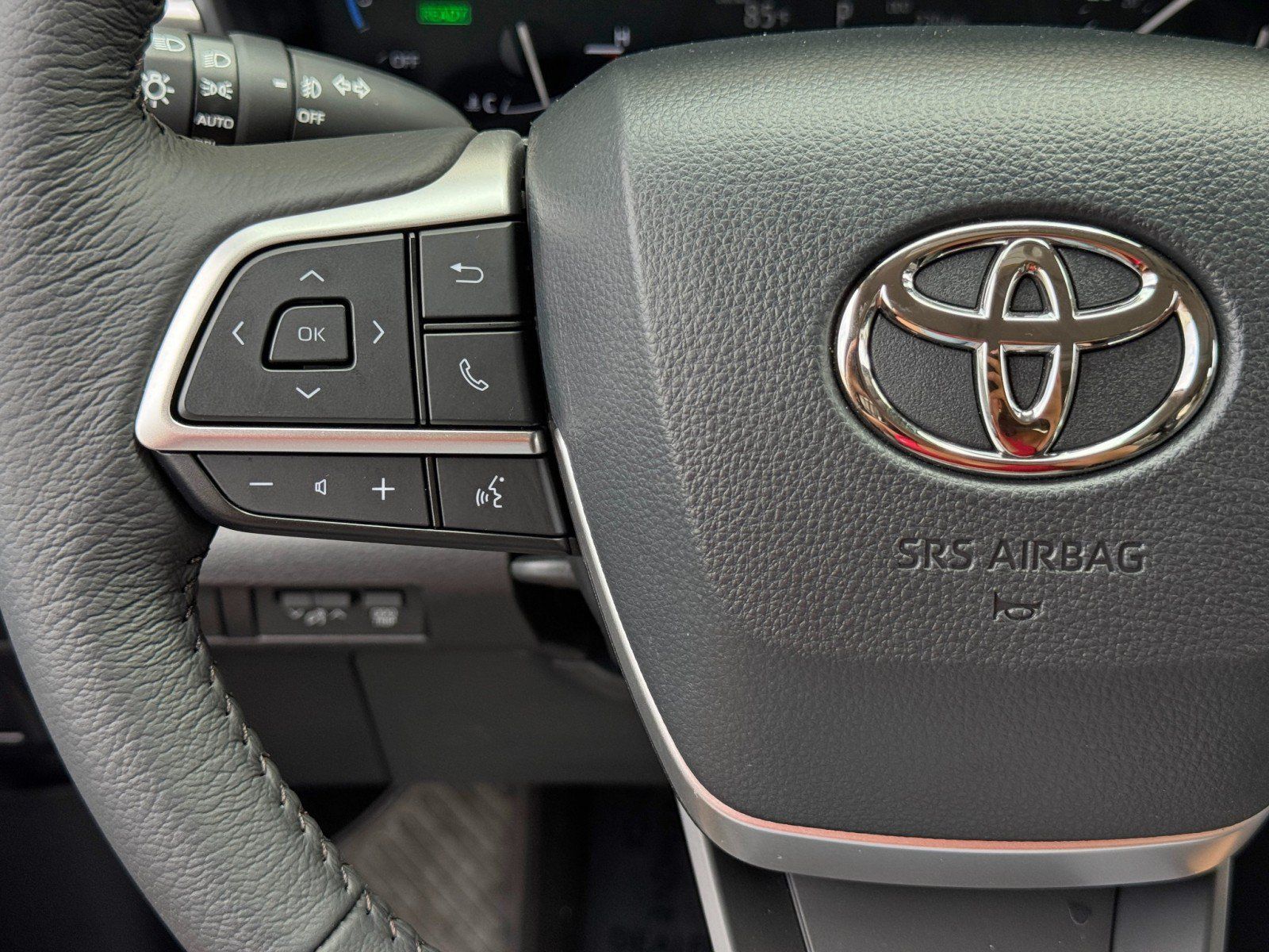 Used 2026 Toyota Sienna XLE FWD image 21