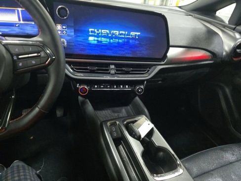 Used 2024 Chevrolet Equinox EV RS image 11