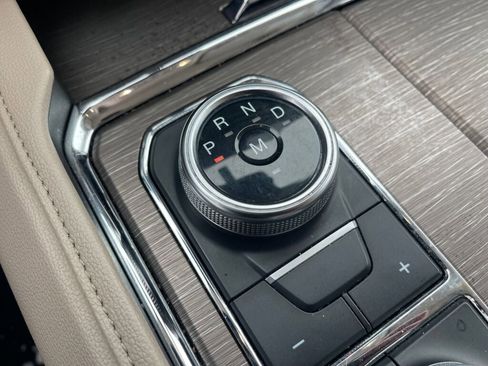 Used 2024 Ford Expedition Max Limited image 11