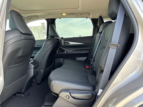 New 2026 INFINITI QX60 Luxe FWD image 9