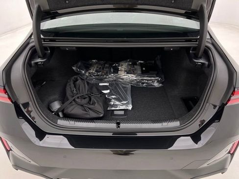 New 2027 BMW i5 xDrive40 AWD/4WD image 7