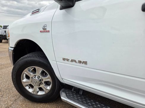 Used 2023 RAM 2500 Big Horn w/ Level 1 Equipment Group AWD/4WD image 15