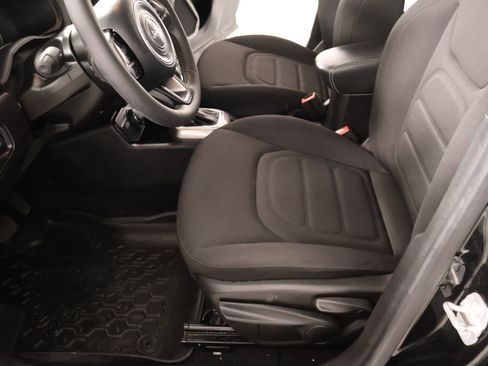 Used 2022 Jeep Renegade Latitude AWD/4WD image 12