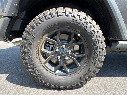 Used 2025 Jeep Wrangler Unlimited Sport S 4xe AWD/4WD image 19