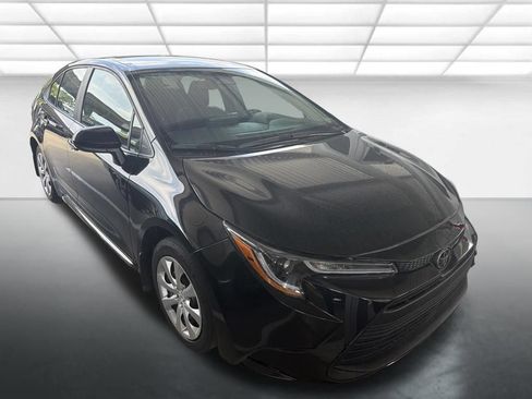 Used 2025 Toyota Corolla LE FWD image 1