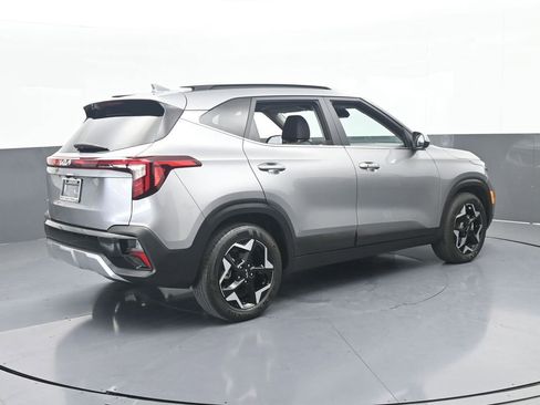 Used 2025 Kia Seltos EX w/ EX Sunroof Package image 6