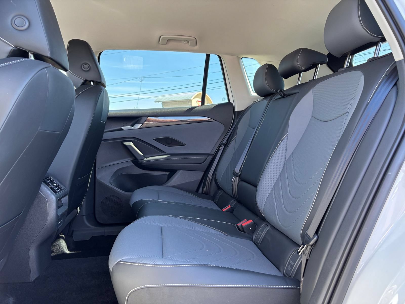 Used 2026 Volkswagen Tiguan SE AWD/4WD image 27