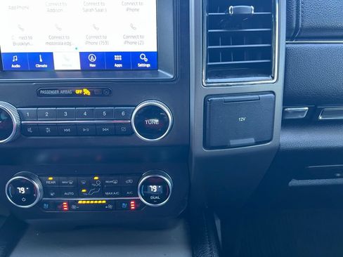 Used 2020 Ford Expedition XLT w/ Equipment Group 202A AWD/4WD image 39