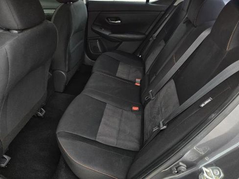 Certified 2021 Nissan Sentra SR FWD image 10