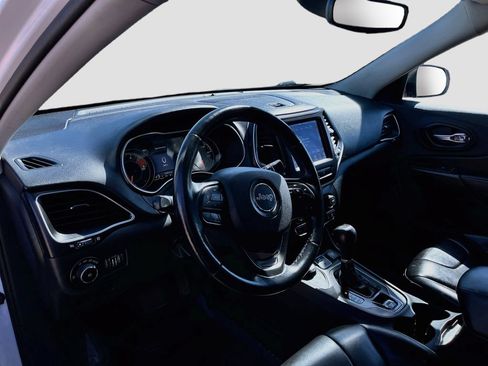 Used 2021 Jeep Cherokee Trailhawk AWD/4WD image 9