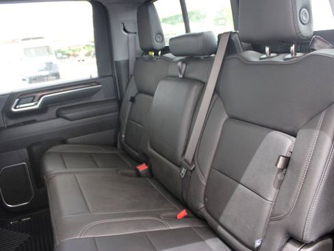 Used 2025 GMC Sierra 3500 SLT w/ SLT Convenience Package AWD/4WD image 14