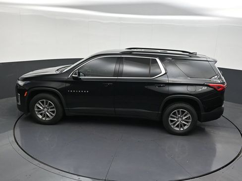 Used 2023 Chevrolet Traverse LT FWD image 17