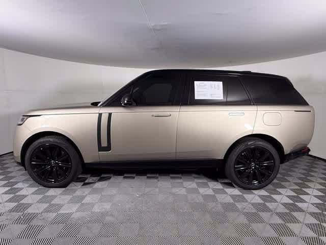 Used 2025 Land Rover Range Rover SE AWD/4WD image 3