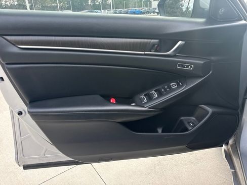 Used 2018 Honda Accord EX-L image 25
