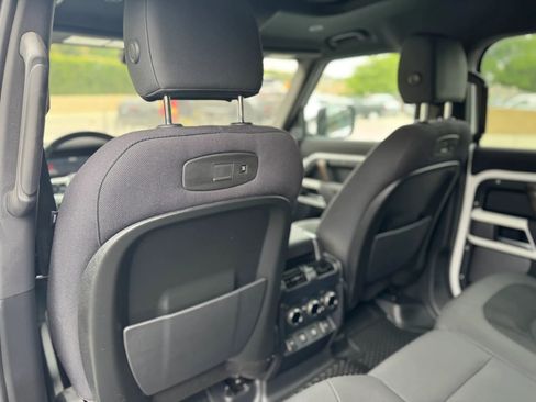 Used 2022 Land Rover Defender 110 X-Dynamic SE AWD/4WD image 16