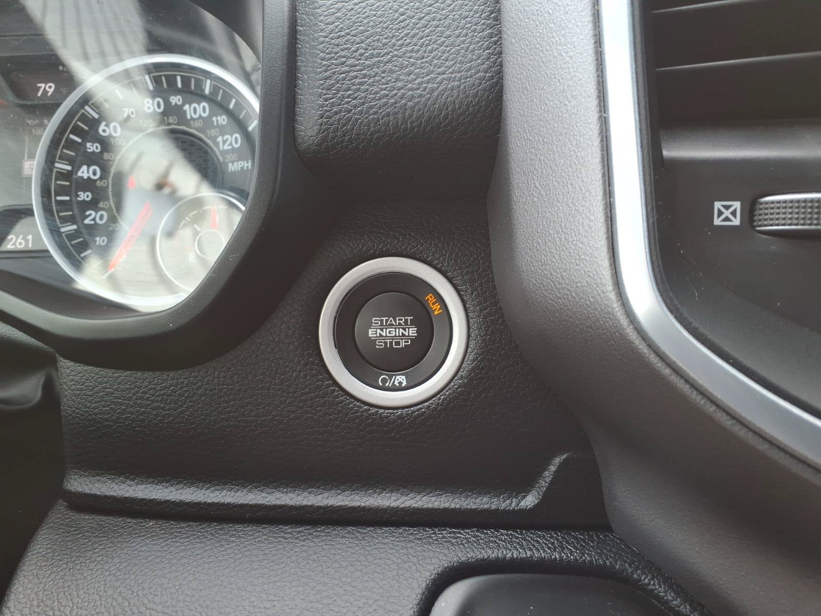 Used 2022 RAM 1500 Big Horn AWD/4WD image 28
