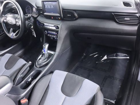 Used 2019 Hyundai Veloster 2.0 FWD image 39