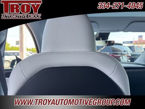Used 2026 Tesla Model Y 2WD image 11