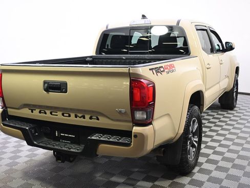 Used 2019 Toyota Tacoma TRD Sport w/ Technology Package AWD/4WD image 6