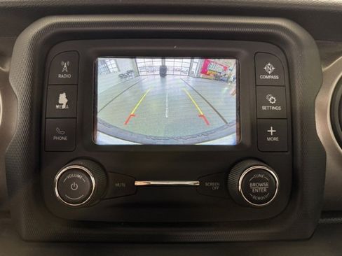 Used 2018 Jeep Wrangler Sport image 18