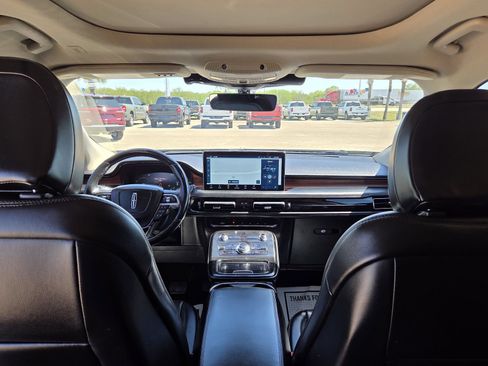 Used 2022 Lincoln Nautilus Reserve AWD/4WD image 23