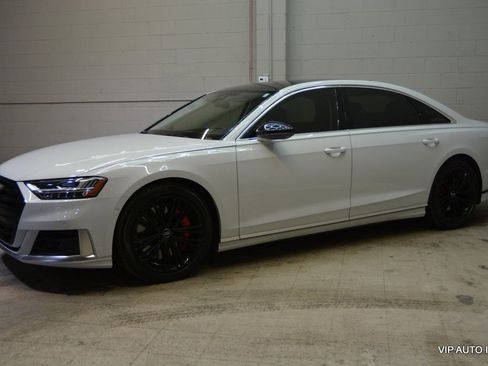Used 2020 Audi S8 L w/ S8 Executive Package image 29