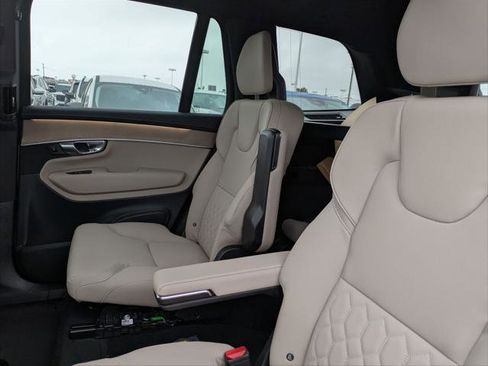 New 2026 Volvo XC90 B6 Plus image 12