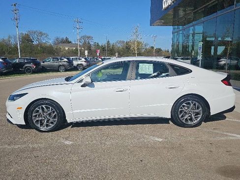 Used 2021 Hyundai Sonata SEL FWD image 2
