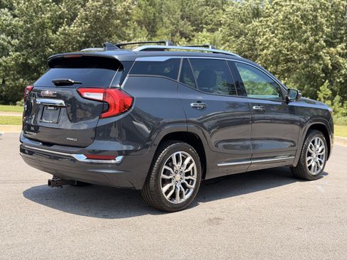 Used 2022 GMC Terrain Denali w/ Denali Premium Package AWD/4WD image 19