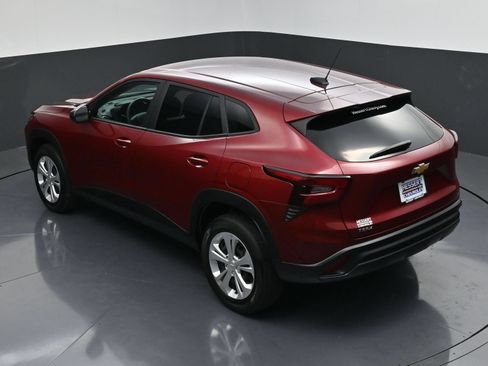 Used 2024 Chevrolet Trax LS w/ Driver Confidence Package FWD image 38