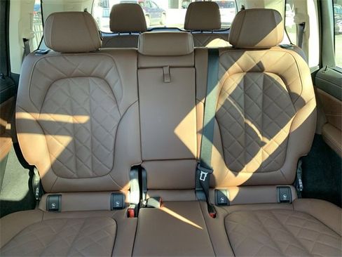 Used 2025 BMW X7 xDrive40i image 31