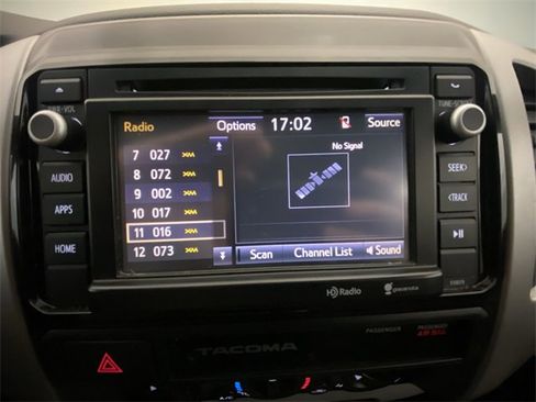 Used 2015 Toyota Tacoma PreRunner image 16