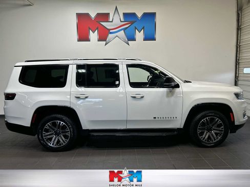 Used 2024 Jeep Wagoneer 4WD w/ Premium Group I image 1