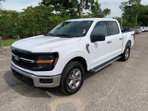 Used 2025 Ford F150 XLT w/ Equipment Group 301A Standard AWD/4WD image 4