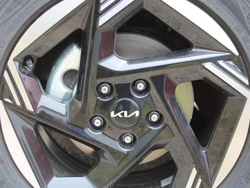 Certified 2025 Kia K4 EX FWD image 17
