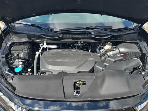 New 2026 Honda Odyssey Touring image 17