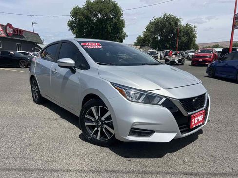 Used 2021 Nissan Versa SV FWD image 4