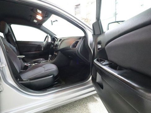 Used 2013 Chrysler 200 LX image 10