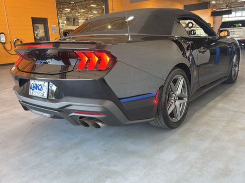 Used 2025 Ford Mustang GT Premium RWD image 5