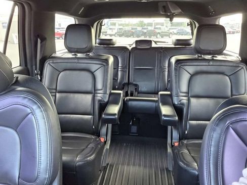 Used 2021 Lincoln Navigator 2WD image 16