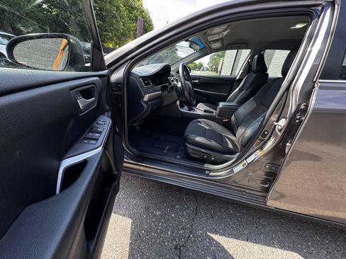 Used 2016 Toyota Camry SE FWD image 11