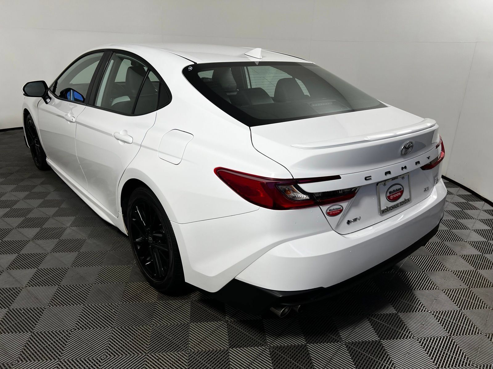 Certified 2025 Toyota Camry SE FWD image 7