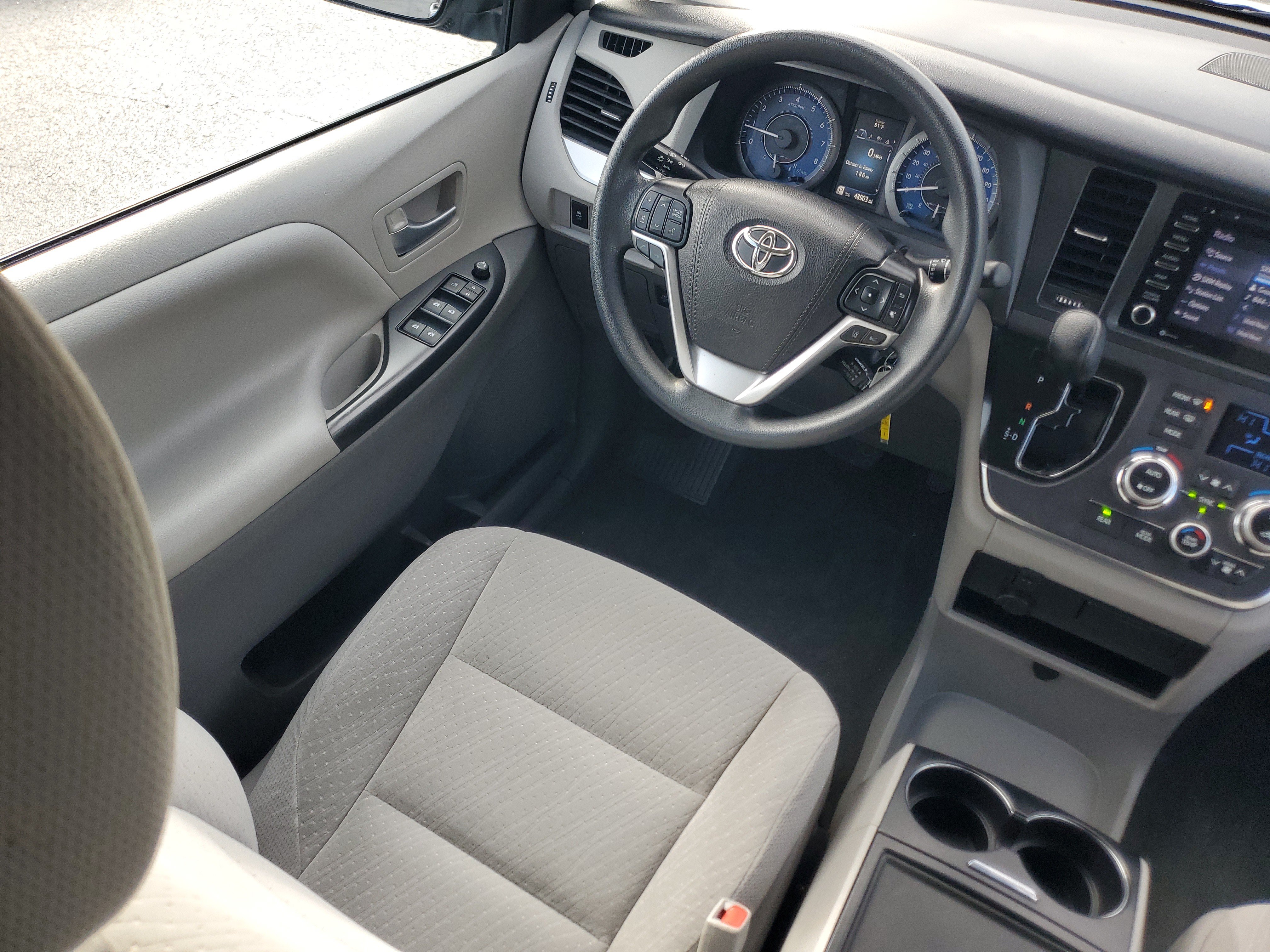 Certified 2019 Toyota Sienna LE FWD image 15