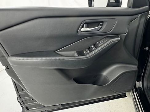 Certified 2025 Nissan Rogue SV AWD/4WD image 19