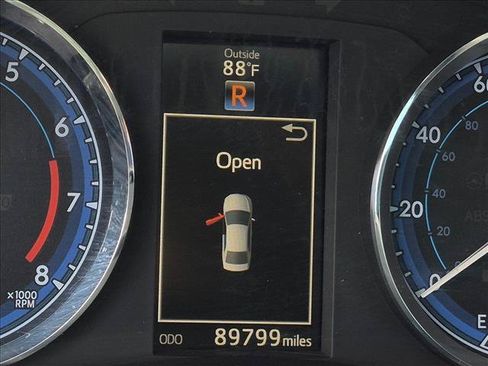 Used 2017 Toyota Corolla SE FWD image 10
