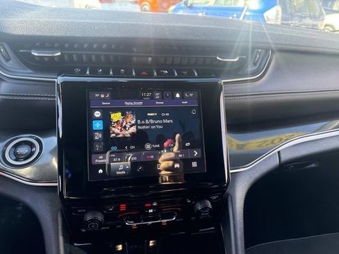 Used 2021 Jeep Grand Cherokee L Laredo image 24