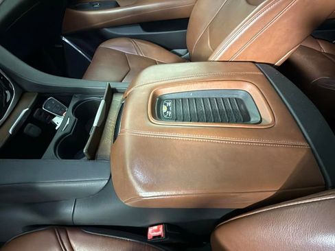 Used 2019 Cadillac Escalade Premium Luxury RWD image 24
