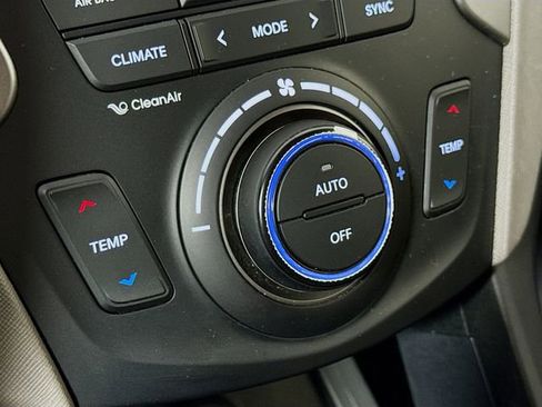 Used 2018 Hyundai Santa Fe Sport w/ 2.4L Value Package 02 image 17